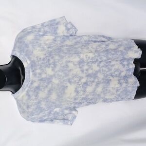 Rabbit Rose Tie Dye top size M, 20" PTP, 18" L